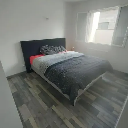 Maison Plain-pied Moderne Villa *